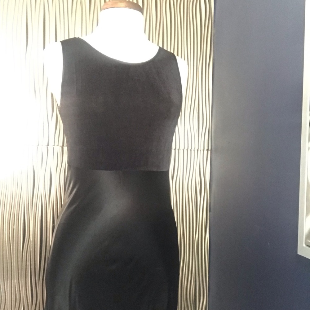 Oasis Classic Long Black dress